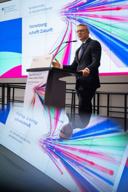 Karsten Wildberger, Bundesminister für Digitales und Staatsmodernisierung / Foto: @BMDV/Woithe