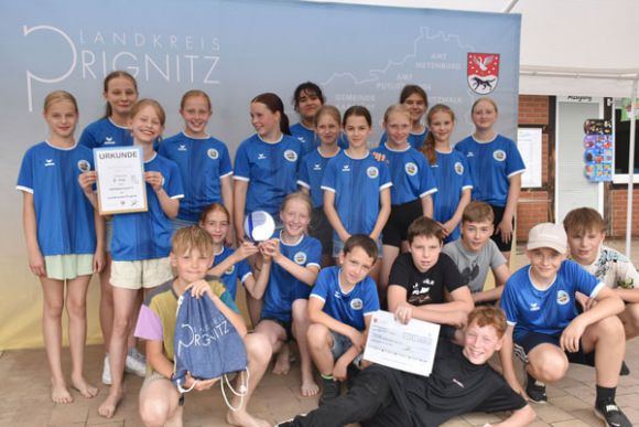 Die Abfall-Weltmeister“ der Grundschule Karstädt überzeugten mit einer schnellen Rundenzeit und null Fehlern und sicherten sich den Tagessieg am Donnerstag. Foto: Landkreis Prignitz