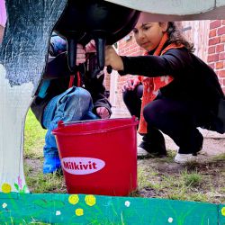 Einmal selber melken konnten die Schülerinnen und Schüler am Kuh-Dummy. 7 Foto: Gina Werthe, LK Prignitz