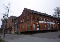 Molkereihauptgebäude (Straßenansicht mit Westgiebel) - (Foto: LK Prignitz)